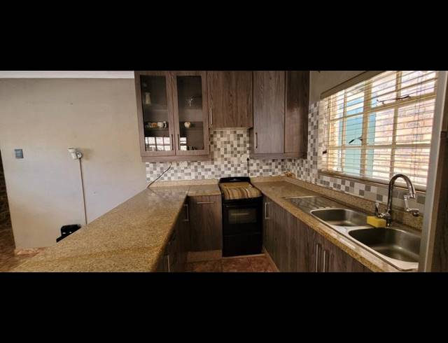 5 BEDROOM HOUSE FOR SALE IN BRACKENDOWNS